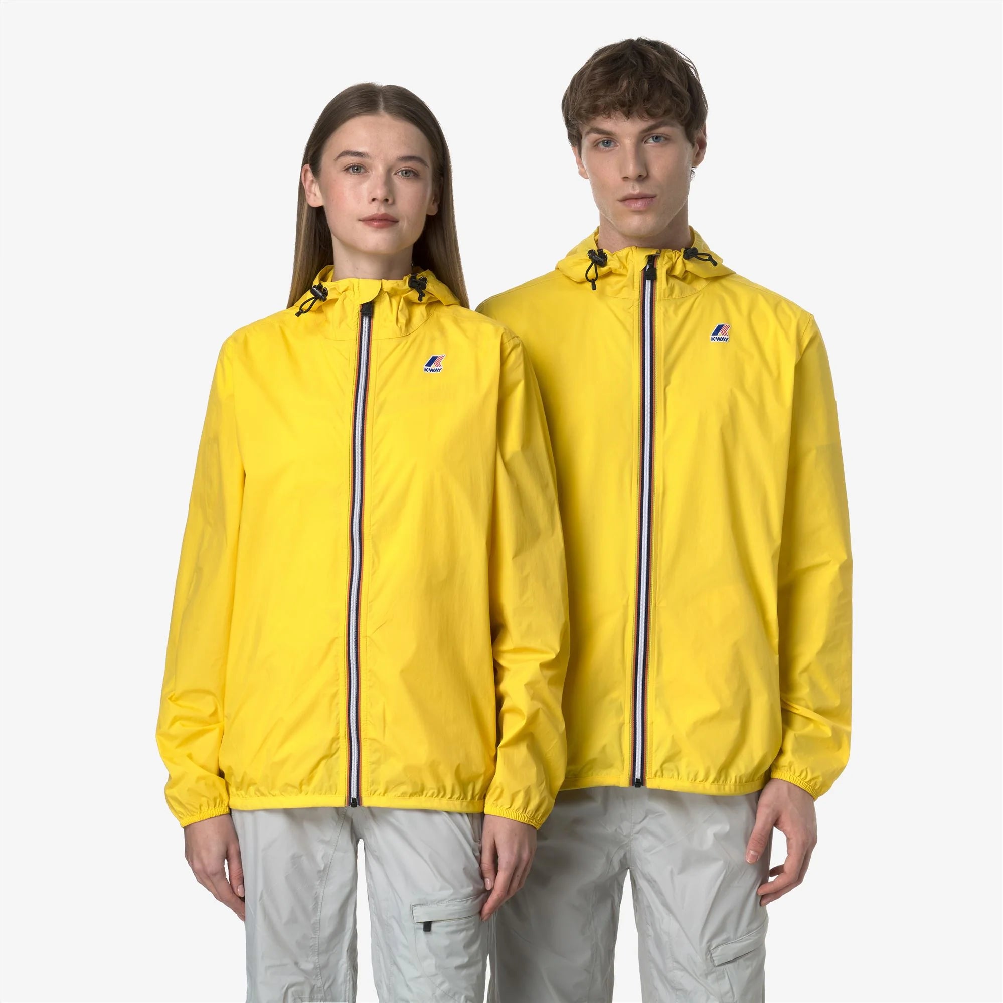 Le Vrai 4.0 Claude - Unisex Packable Full Zip Waterproof  Rain Jacket in Yellow Dk