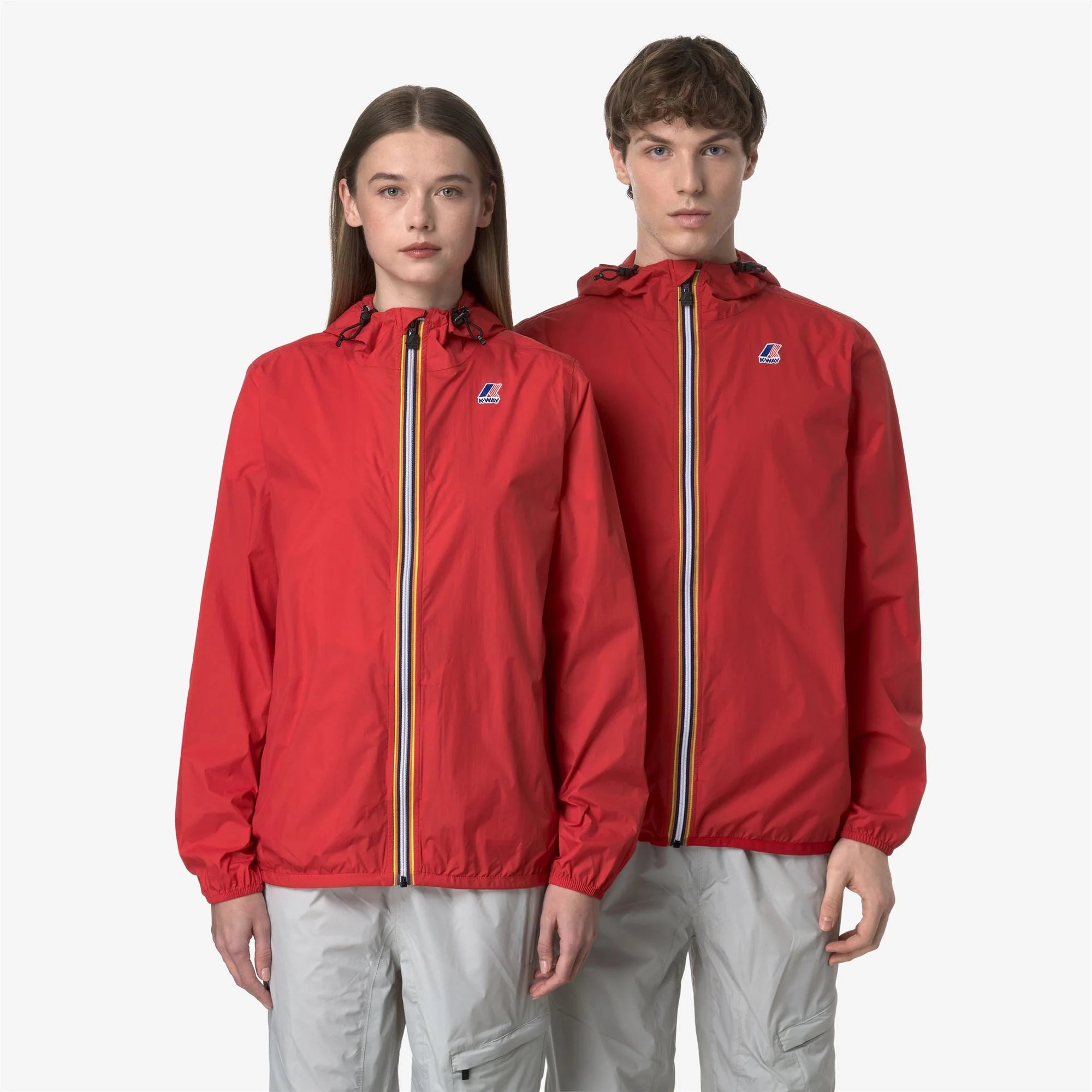 Le Vrai 4.0 Claude - Unisex Packable Full Zip Waterproof  Rain Jacket in Red Jasper