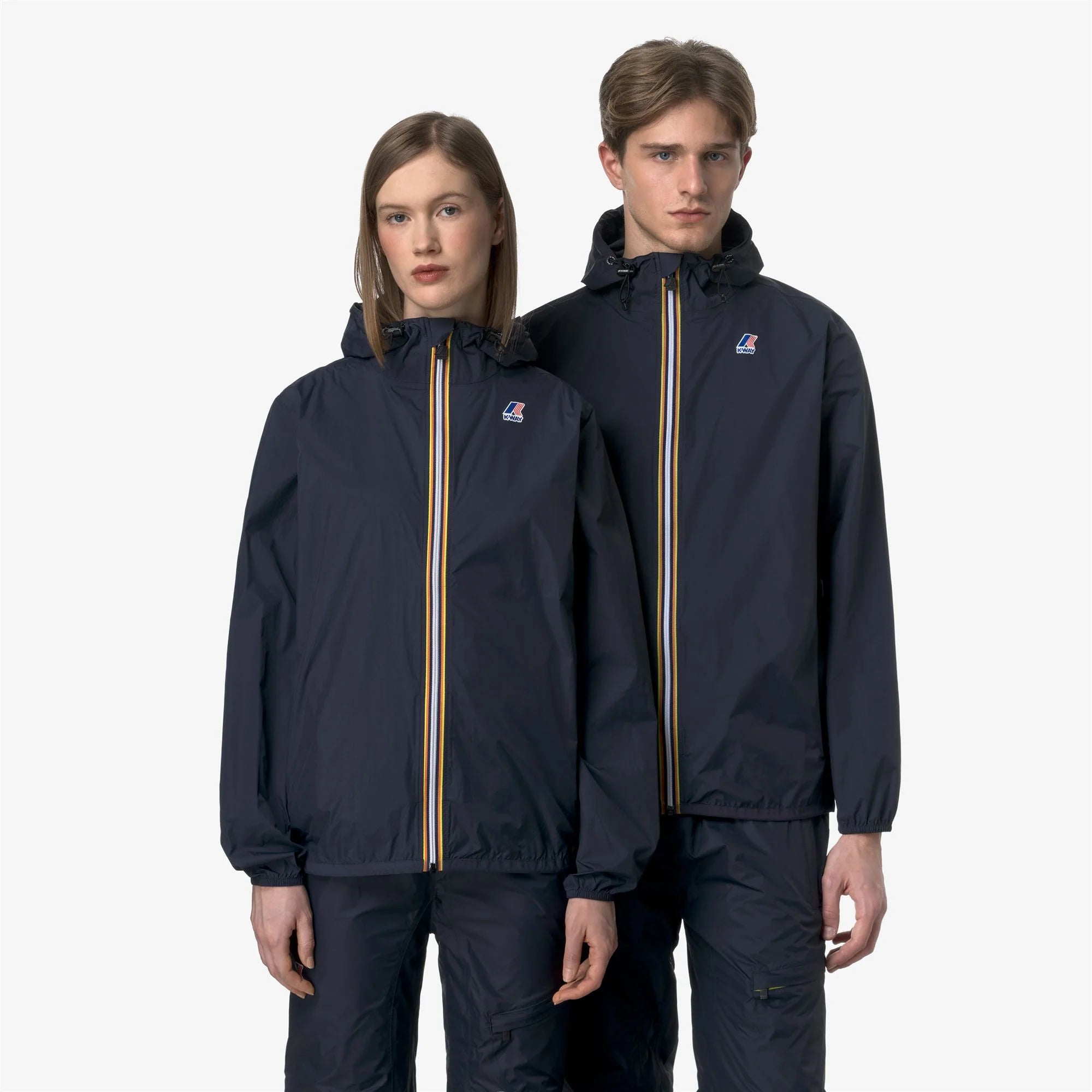 Le Vrai 4.0 Claude - Unisex Packable Full Zip Waterproof  Rain Jacket in Blue Depht
