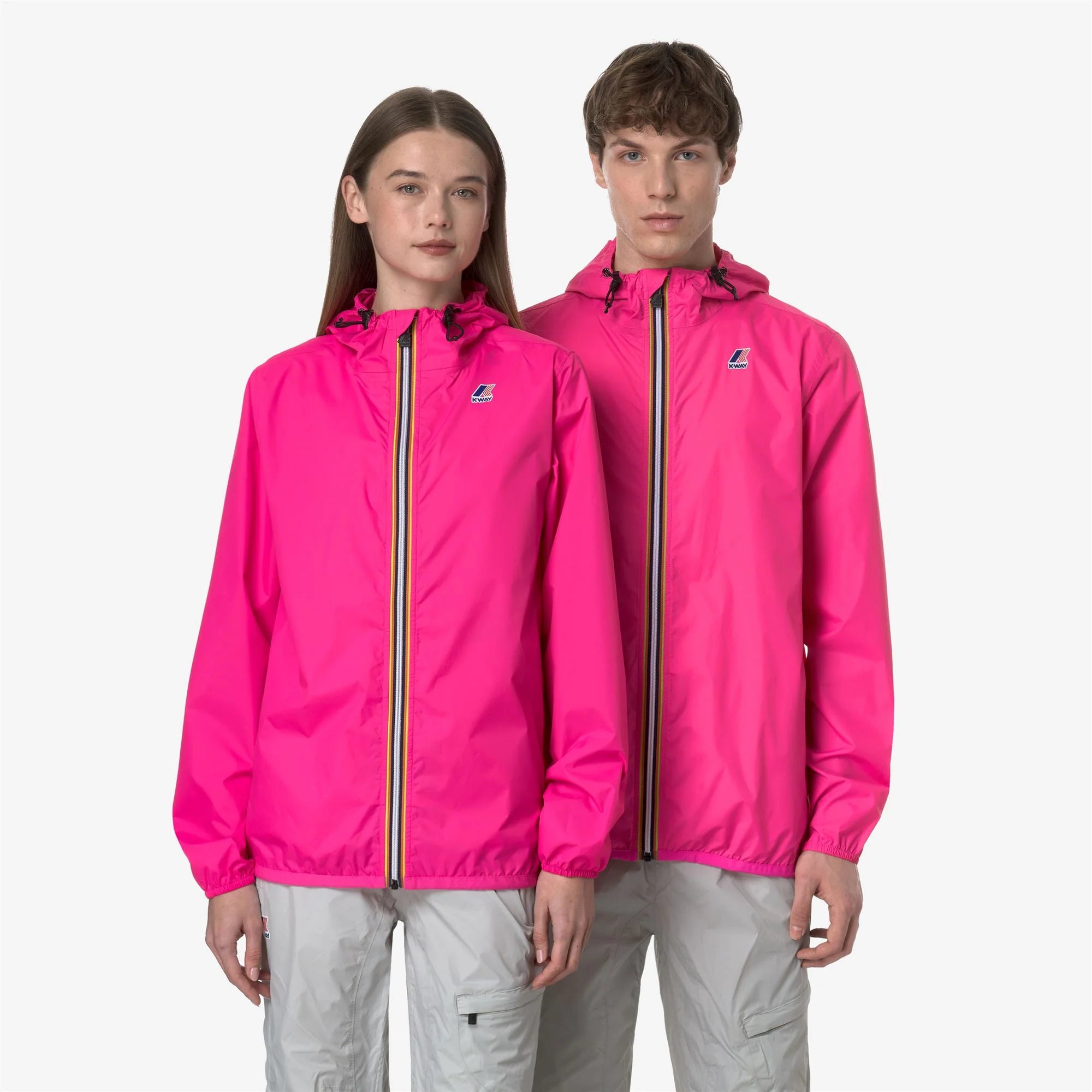 Le Vrai 4.0 Claude - Unisex Packable Full Zip Waterproof  Rain Jacket in Pink Intense