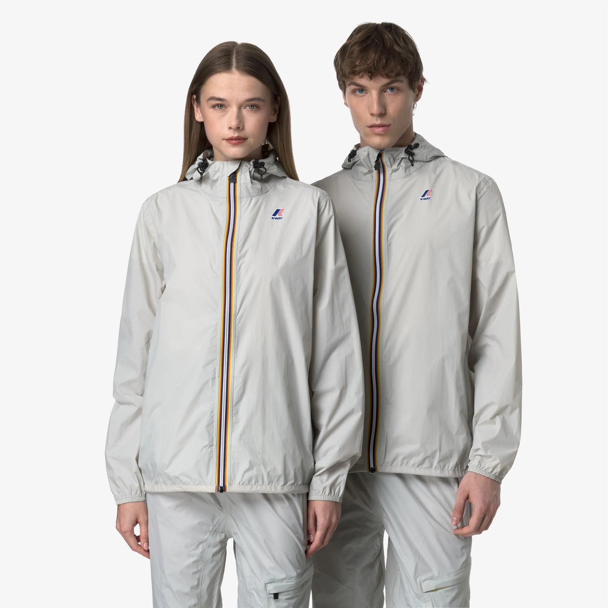 Le Vrai 4.0 Claude - Unisex Packable Full Zip Waterproof  Rain Jacket in Beige Lt